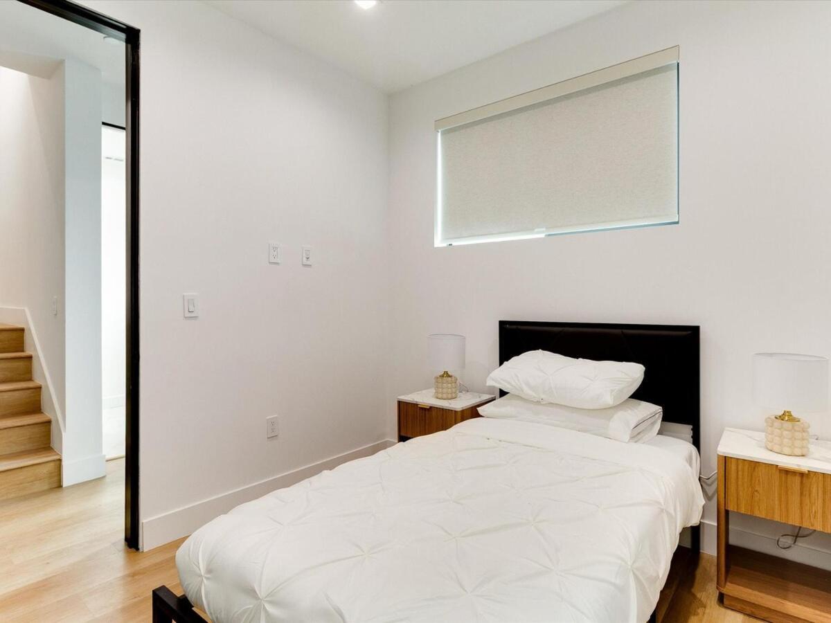 Modern Luxe Retreat Four-bedroom *